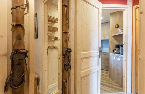 Val-d'Isere Apartment | Charming 3-Bedroom Apartment with South-Facing Balcony Near Ski Slopes in Val-d'Isère