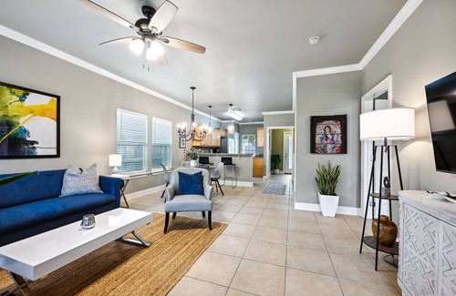 Covington House | Charming 3-bedroom GATED Garden Home with POOL