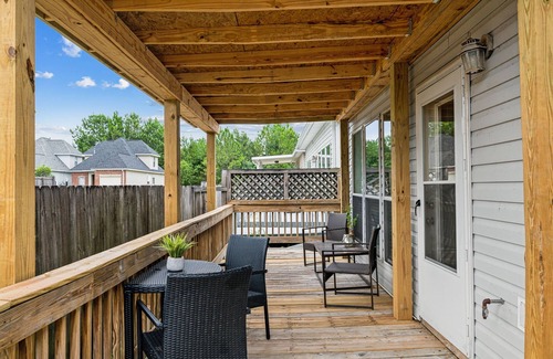 Covington House | Charming 3-bedroom GATED Garden Home with POOL