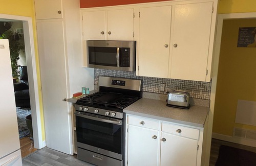 Rapid City House | Charming 3 bedroom house close to Canyon Lake!