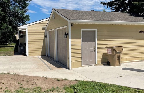 Rapid City House | Charming 3 bedroom house close to Canyon Lake!