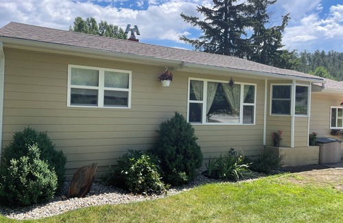 Rapid City House | Charming 3 bedroom house close to Canyon Lake!