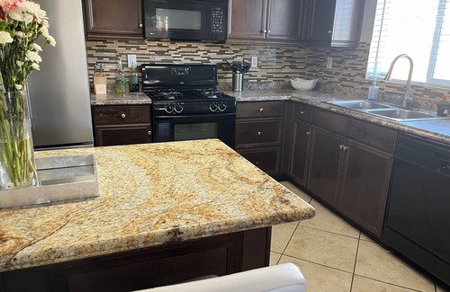 Coachella House | Charming 3-bedroom house with AC, WiFi in fantastic Coachella