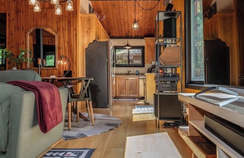 Bigfork House | Charming 3-bedroom house with WiFi, AC on Big Turtle Lake.