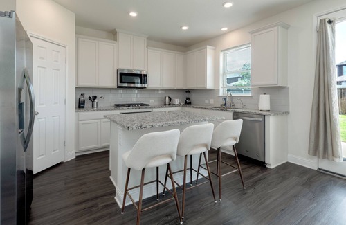 Weston House | Charming 3-bedroom house｜Pet OK｜Garage access｜Mainfloor Bedroom #42420