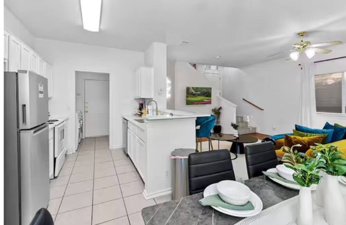 Austin House | Charming 3-bedroom house with AC and WiFi in awesome Austin!