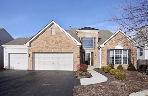 Bolingbrook House | Charming 3-bedroom house in lovely Bolingbrook with AC, WiFi