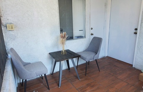 Los Angeles House | Charming 3 bedroom front house.