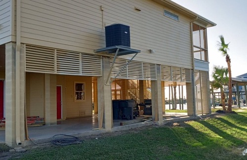 Pointe A La Hache House | Charming 3-bedroom house with WiFi, dock on the water, in serene Myrtle Grove.