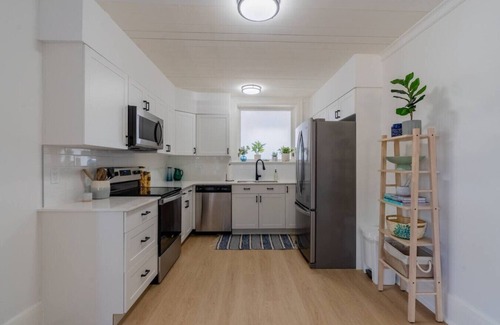 Grand Bend House | Charming 3BR Beach House with BBQ in Grand Bend