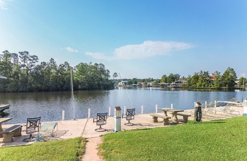 Kiln House | Charming 3BR River House w/Private Dock