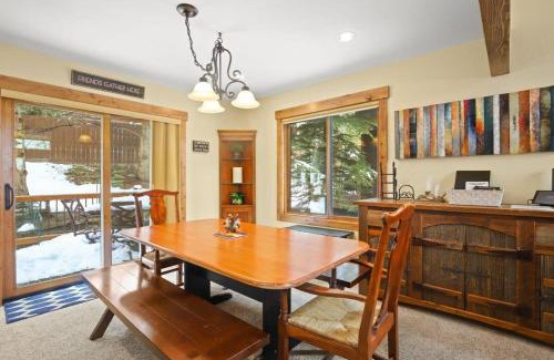 Breckenridge House | Charming 3BR with Hot Tub Walk to Town and Skiing