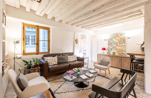 Les Iles Apartment | Charming 3p Île St. Louis, 4th arr, Quiet, Central