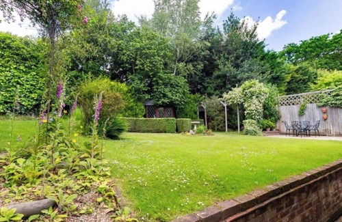 Epping House | Charming 4-Bed Home in Epping
