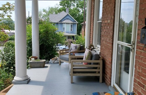 Belmont House | Charming 4-bedroom house in historic downtown Charlottesville with WiFi, AC