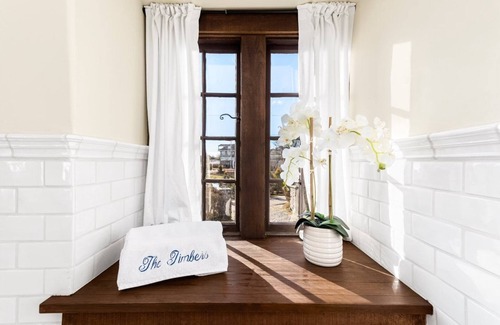 Watch Hill Cottage | Charming 4-bedroom cottage Steps From East Beach