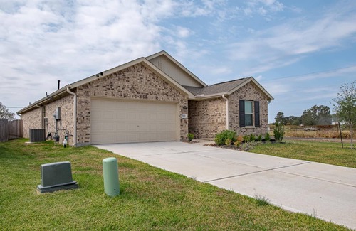 Navasota House | Charming 4-bedroom house with WiFi and AC in welcoming Navasota