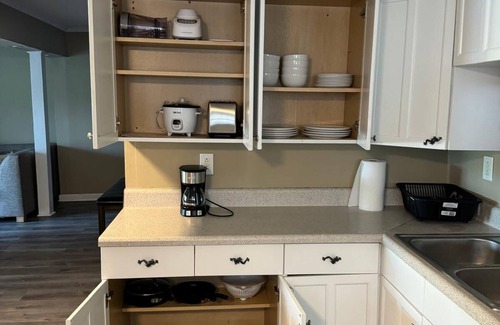 Jackson Cottage | Charming 4-bedroom Lakeshore cottage one hour from downtown Atlanta