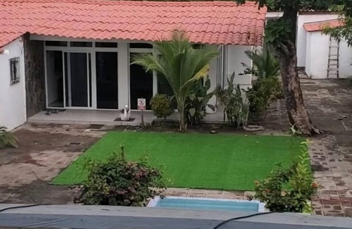 La Libertad House | Charming 4-bedroom house with AC and WiFi in delightful La Libertad