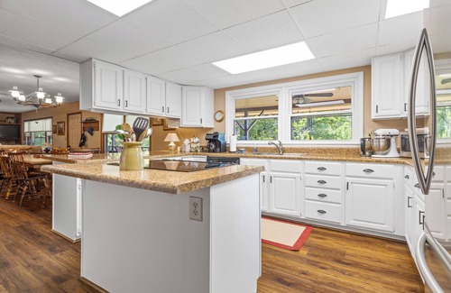 Saluda Other | Charming 5-bedroom farmhouse on 10 acres in serene Saluda