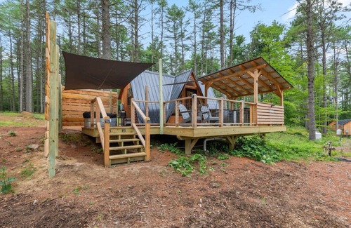 Oxford Cabin | Charming A-Frame Cabin | Cold Plunge Tub | Hot Tub