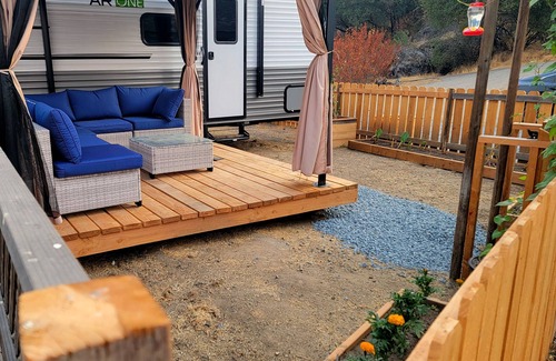 Ahwahnee Cottage | Charming Ahwahnee Cottage — Oak-Studded Views, Yosemite at Your Doorstep