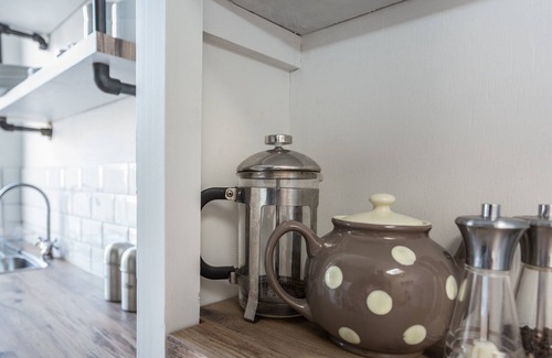 North Berwick Apartment | Charming and comfortable apartment, centrally located with easy parking access. Sleeps 4