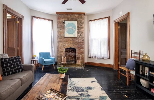 Highlands Apartment | Charming Apartment in the highlands 2bd/1bth