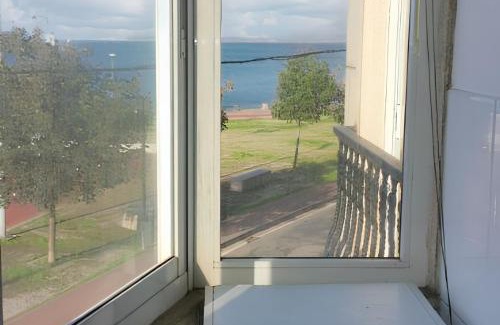 O Grove Apartment | Charming Apartment in El Grove, Sea View