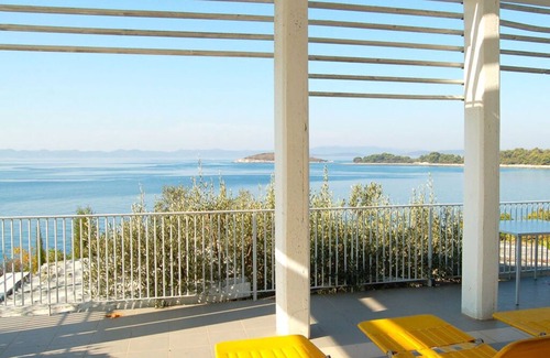 Zdrelac Apartment | Charming apartment in Vodice