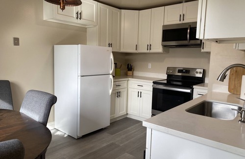 Rose Garden Apartment | Charming Apartment in the heart of Silicon Valley unit 3