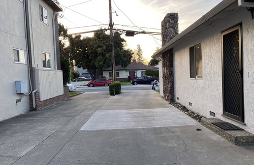 Rose Garden Apartment | Charming Apartment in the heart of Silicon Valley unit 3