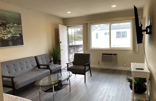 Rose Garden Apartment | Charming Apartment in the heart of Silicon Valley unit 3