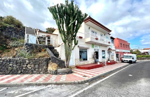 Mocanal Apartment | Charming Apartment with Stunning Sea Views in El Mocanal