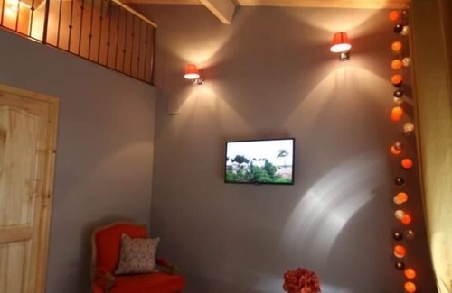 Beziers Apartment | Charming apartment with large terrace in character building