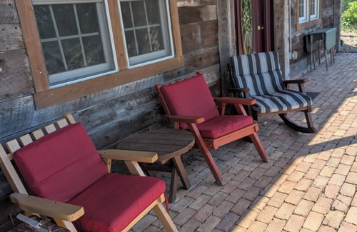 Coon Valley Apartment | Charming apartment with beautiful view of unique Coulee region near Westby WI