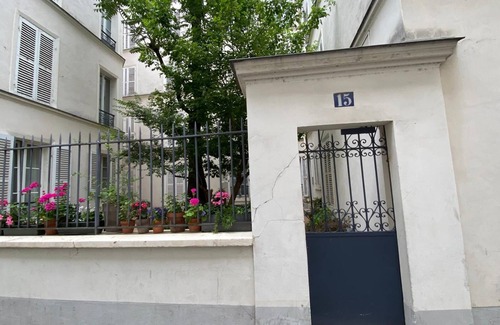 Faubourg Saint-Germain Apartment | Charming apt Eiffel Tower