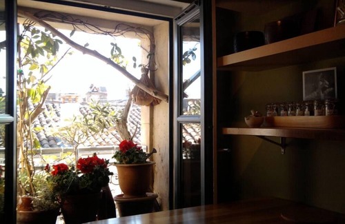 Nimes City Centre Apartment | Charming artist apartment, Place de la Maison Carrée (Unesco Site).
