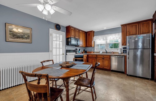 Point Pleasant Beach Apartment | Charming Beach Apartment 1 Block to the Beach