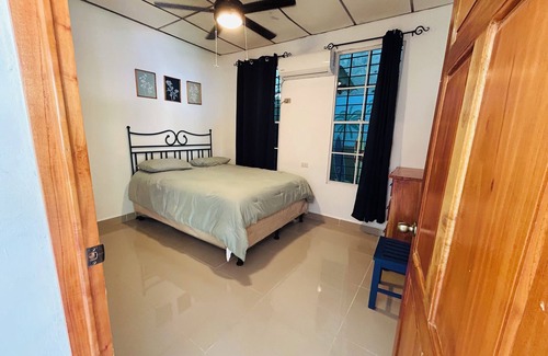 La Herradura Resort | Charming beach house with AC in Costa del Sol - 3 bedrooms, for 10 people