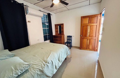 La Herradura Resort | Charming beach house with AC in Costa del Sol - 3 bedrooms, for 10 people
