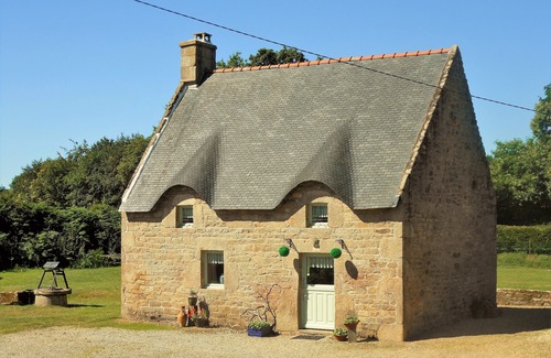 Quistinic Cottage | Charming beamed Breton cottage with heated pools Southern Brittany