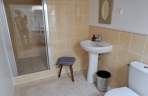 Cherac Bed & Breakfast | Charming Bedroom Bed & Breakfast in Cherac, between Cognac & Saintes with pool.