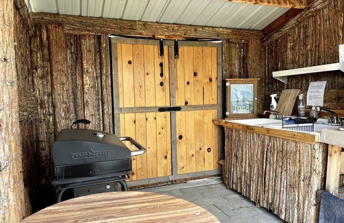 Hot Springs RV Rental | Charming Bell Tent for Glamping Escapes to Montana