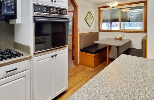 Boise House | Charming Boise Home with Hot Tub on Private Golf Course