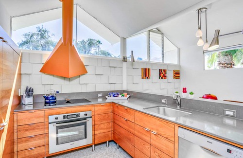 Araby Commons Condo | Charming & bright mid-century condo with shared pool - Free WiFi