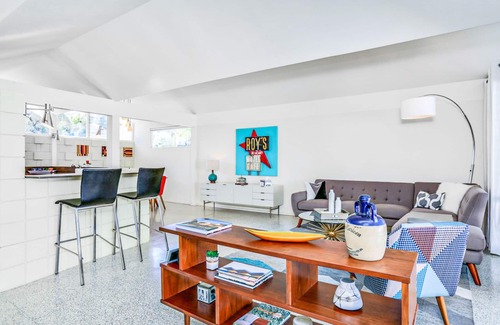 Araby Commons Condo | Charming & bright mid-century condo with shared pool - Free WiFi