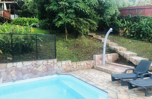 Saint-Joseph House | Charming bungalow with swimming pool