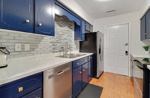 Garden City House | Charming Bungalow Near Downtown Historic Savannah