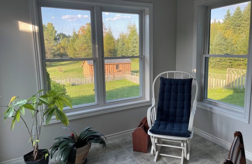 Markdale House | Charming bungalow on 4.5acres, trails, lakes and more near Markdale